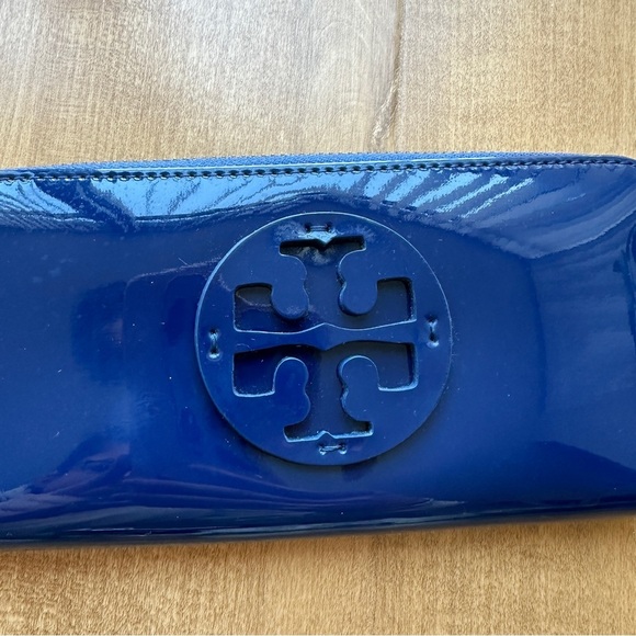 Tory Burch Blue Patent Leather Ziparound Accordion Wallet, One Size - Picture 3 of 15